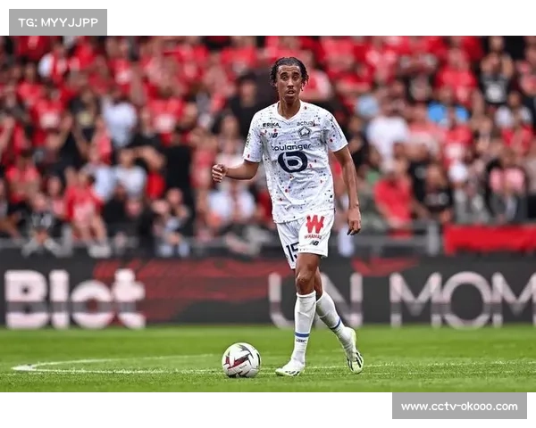 曼联后卫约罗重返首发状态回升 下半场稳健助球队守住胜局