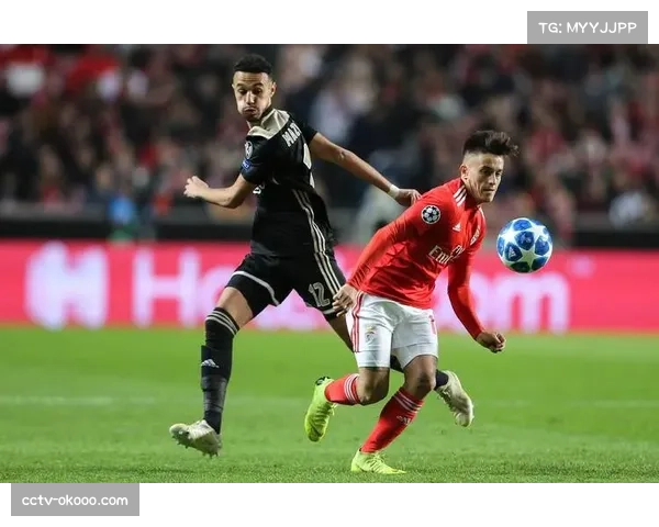 专栏评论:VAR的过度使用是否正在扼杀欧冠比赛流畅性与激情? 专栏评论:VAR的过度使用是否正在扼杀欧冠比赛流畅性与激情?